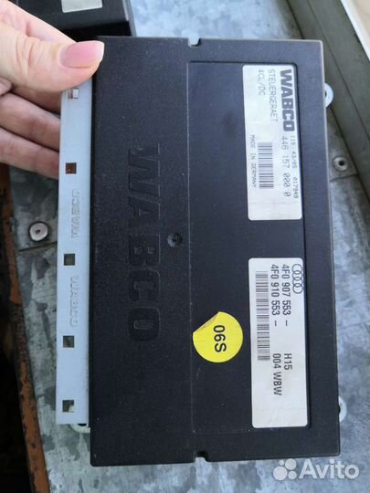 Блок управления пневмо подвеской для Ауди А6С6