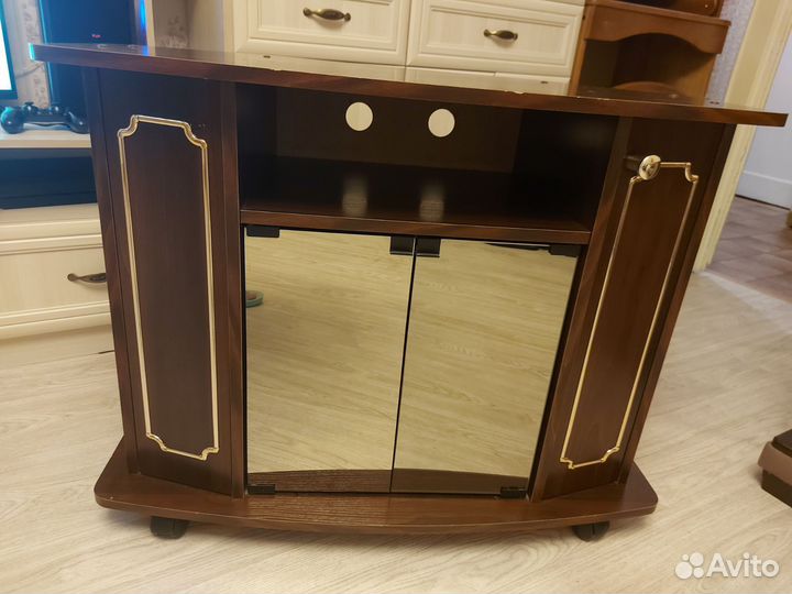 Тумба под телевизор