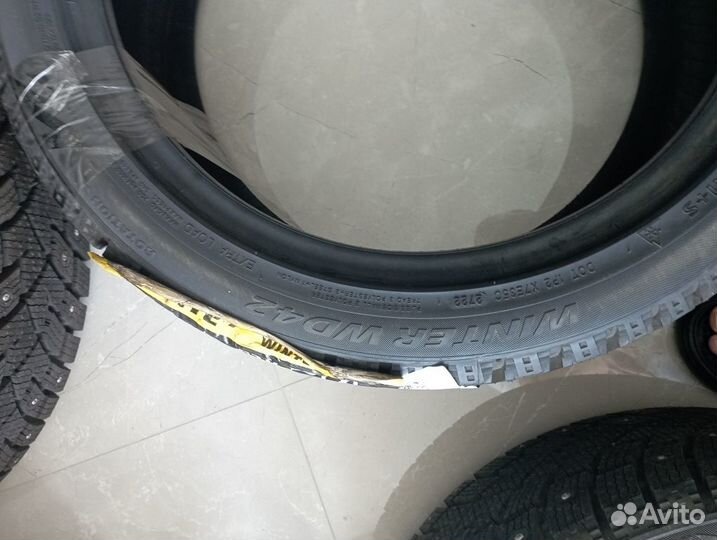 Winter Tact Snow + Ice 235/45 R18 98T