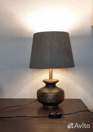Лампа настольная с абажуром