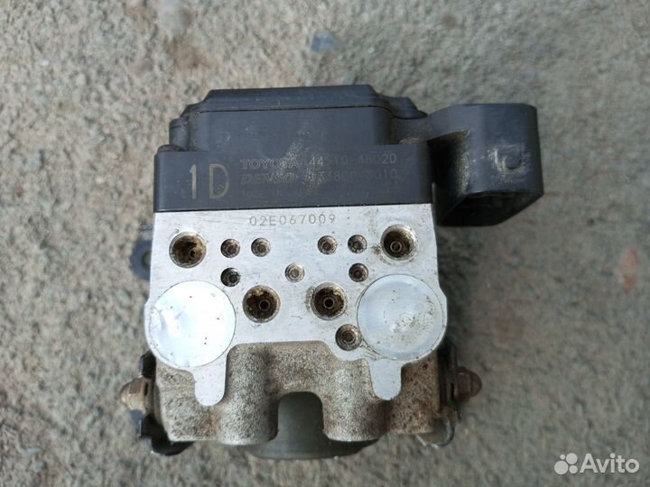 Блок ABS Toyota Highlander ACU20 / KlugerV 2000-07