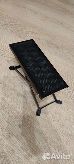 Подножка для гитары