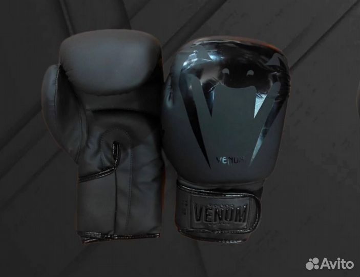 Боксерские перчатки Venum PU Black (голова змеи)