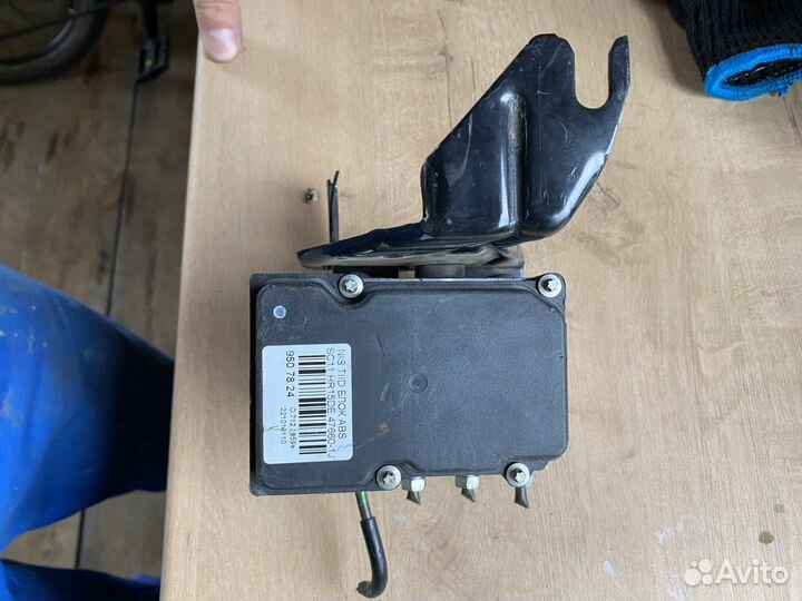 Блок ABS Nissan tiida