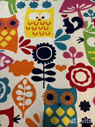 Ковер яркий с рисунком