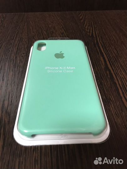 Чехол на iPhone