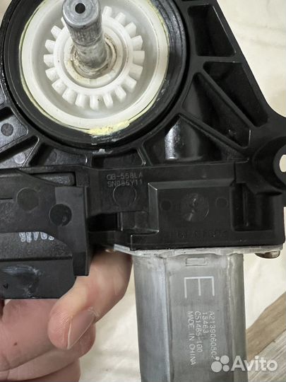 Моторчик стеклоподьемника w213 задний левый