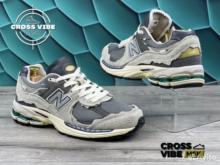 New Balance 2002r