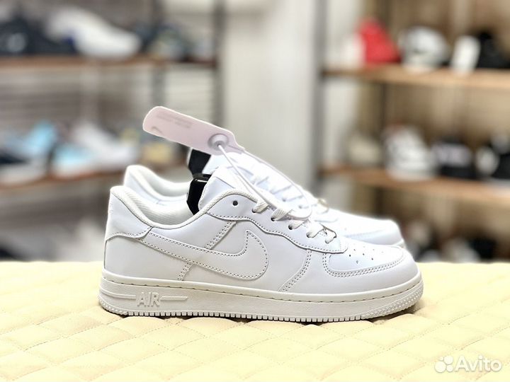 Кроссовки женские/ подростковые Nike Air Force 1