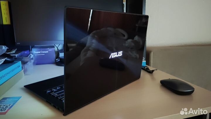 Премиальный 2K ультрабук asus (новый аккумулятор)