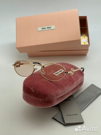 Солнцезащитные очки miu miu