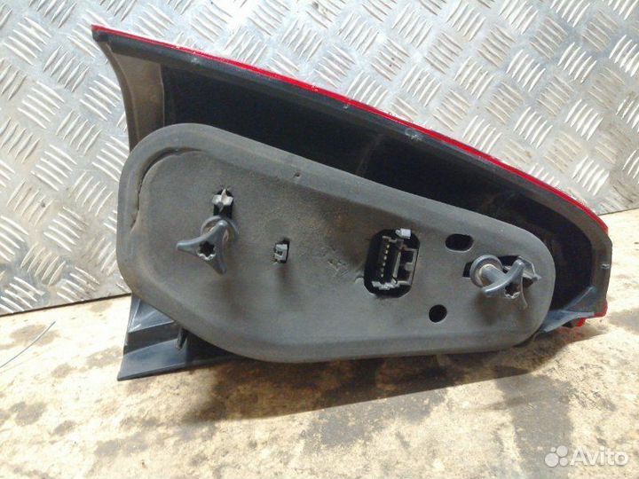 Фонарь задний правый Renault Logan 1 SR K7J