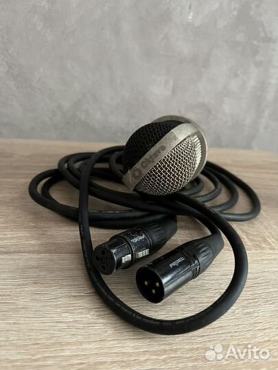 Студийный микрофон Октава