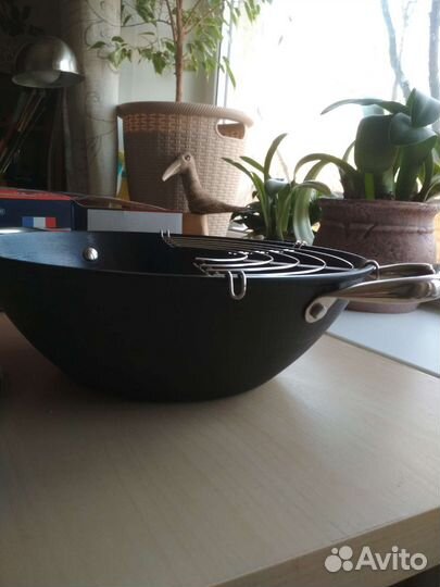 Чугунная сковорода вок