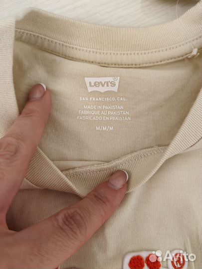 Футболка levis женская новая M размер