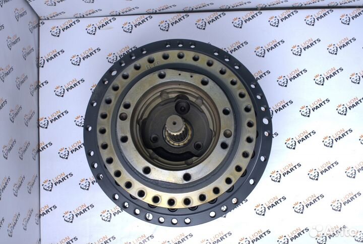 Редуктор хода Hyundai R210-R220 39Q6-42100