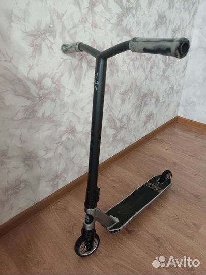 Трюковой самокат duke 404