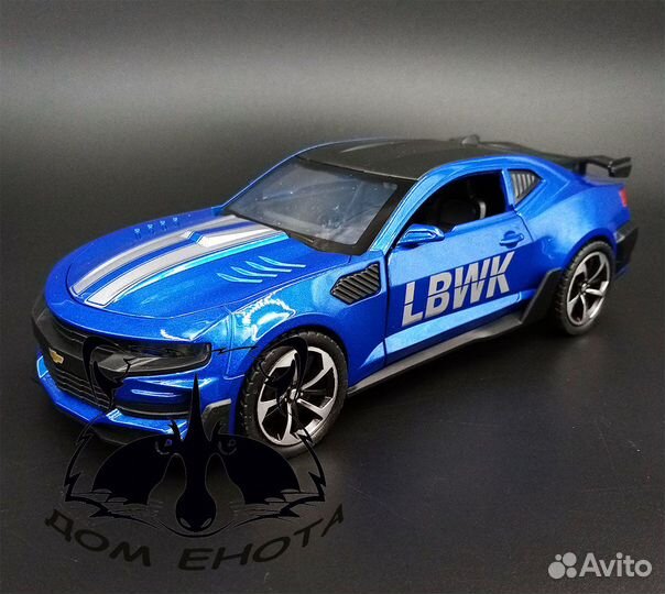 Chevrolet Camaro модель метал с дымом и светом