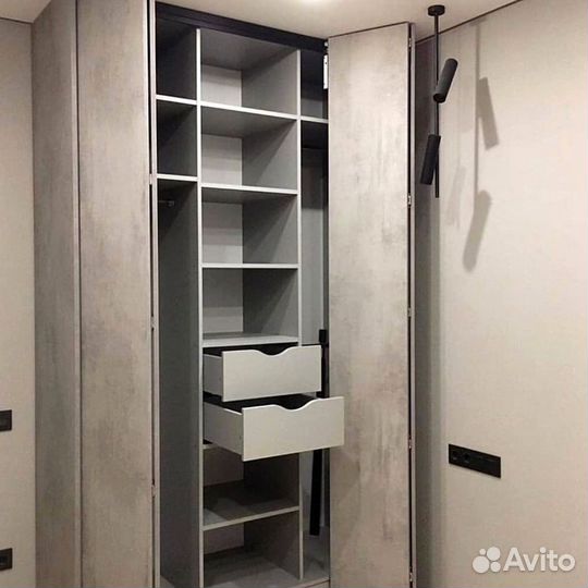 Гардеробная на заказ в прихожую