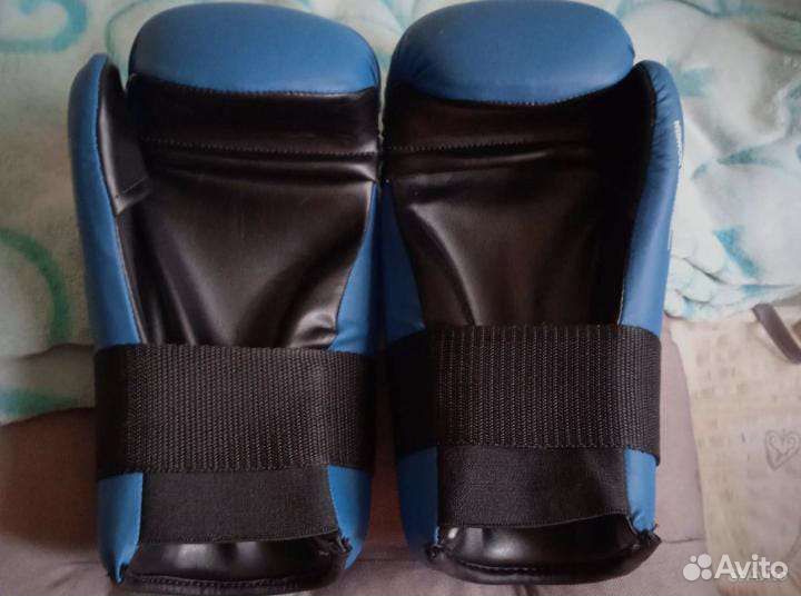 Боксерские перчатки