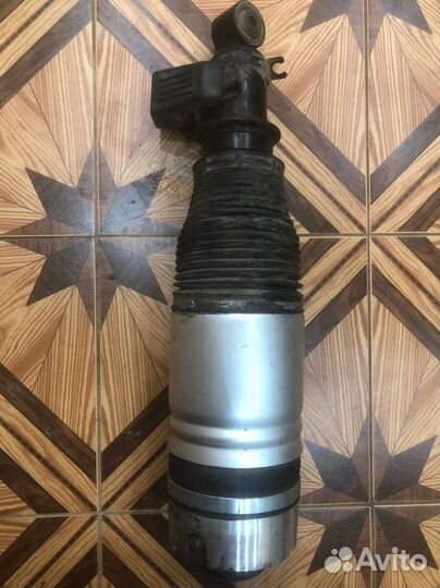 Пневмо стойка с клапаном на volkswagen touareg