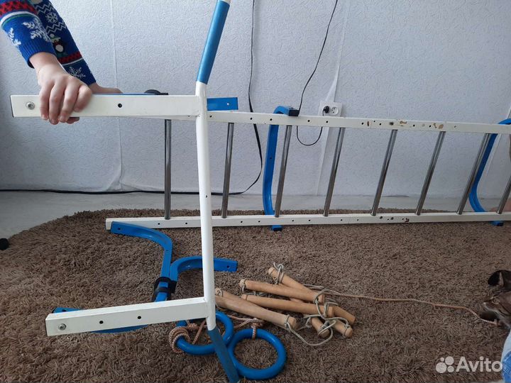 Турник настенный детский