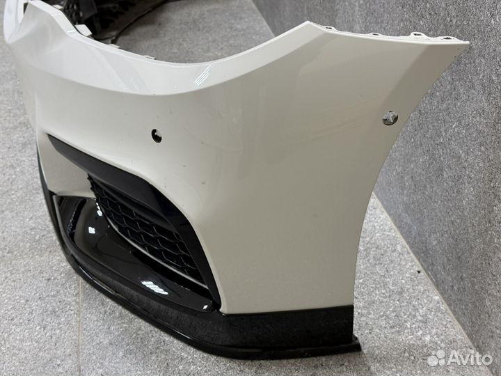 Оригинальный передний бампер на бмв g30