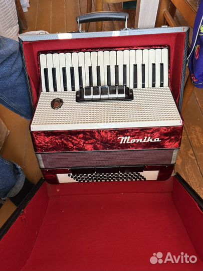 Аккордеон Monika