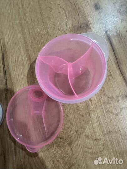 Бутылочки и контейнер для смеси