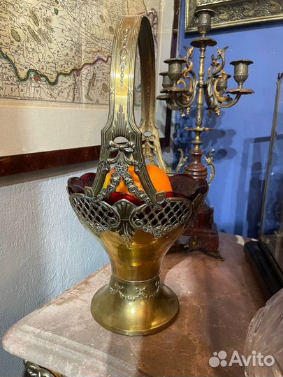 Старинная ваза