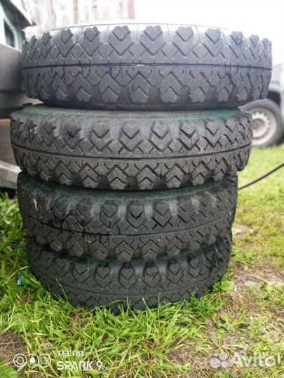 КАМА Kама-233 20.5/70 R16