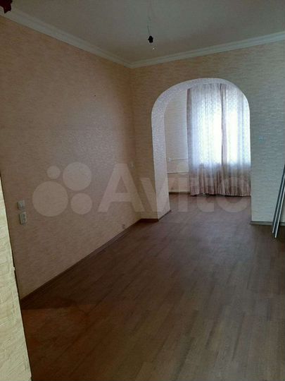 3-к. квартира, 62 м², 1/3 эт.