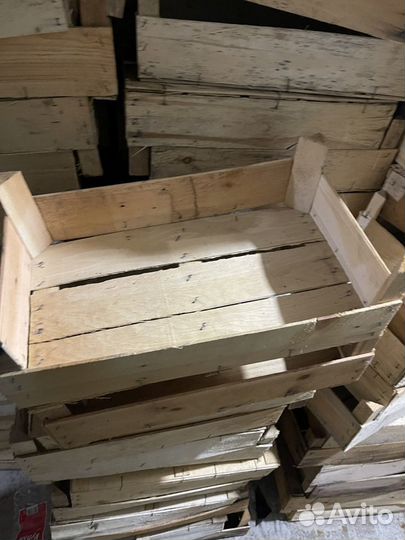 Ящик пластиковый, ящик деревянный