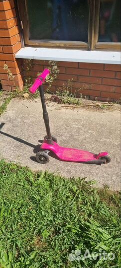 Самокат трехколесный