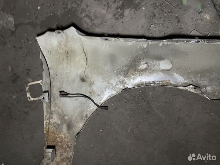 Крыло левое ford mondeo mk1