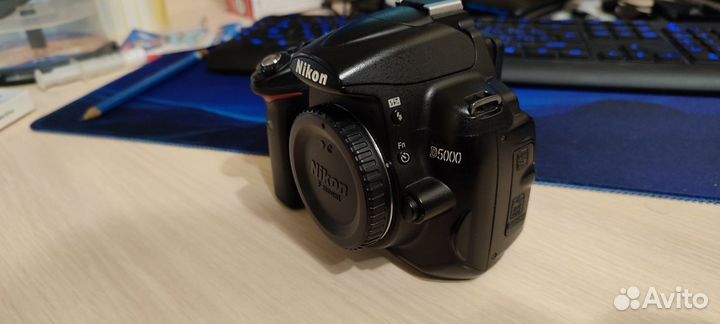 Nikon D5000