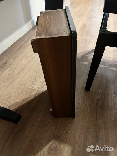 Подставка под ноги для игры на фортепиано