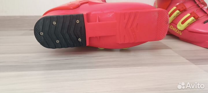 Горнолыжные ботинки женские