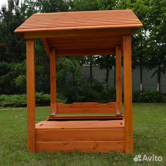 Песочница с крышей