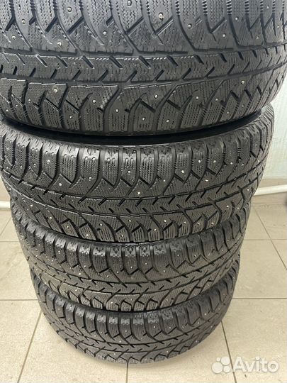 Bridgestone Ice Cruiser 7000 235/65 R17