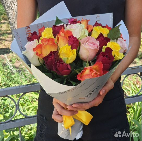 Букет из 25 роз «Яркая бомба» Премиум 50 см