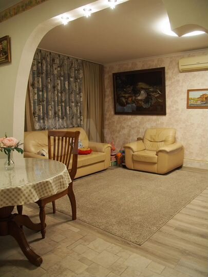 Коттедж 257 м² на участке 6 сот.