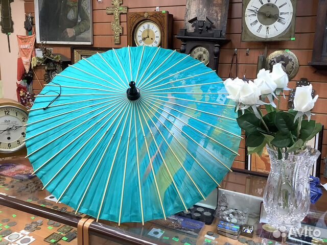 Зонт от солнца из бамбука. Шелк, роспись. Китай
