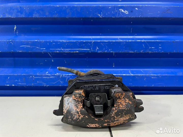 Суппорт передний левый Volkswagen Golf MK4 1.4 AXP