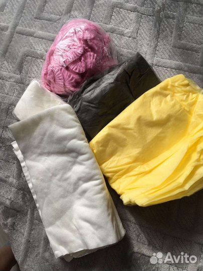 Кушетка и материал для наращивания ресниц