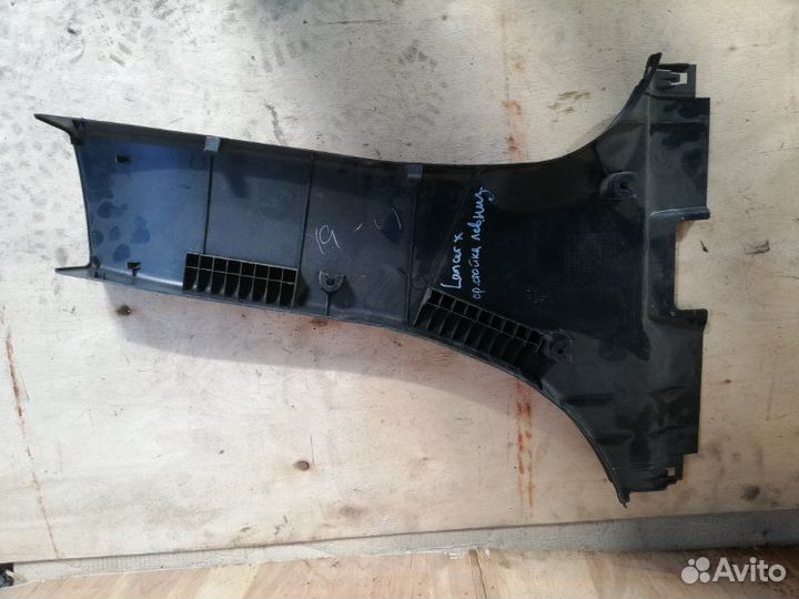 Обшивка стойки левая Mitsubishi Lancer CS 1.6