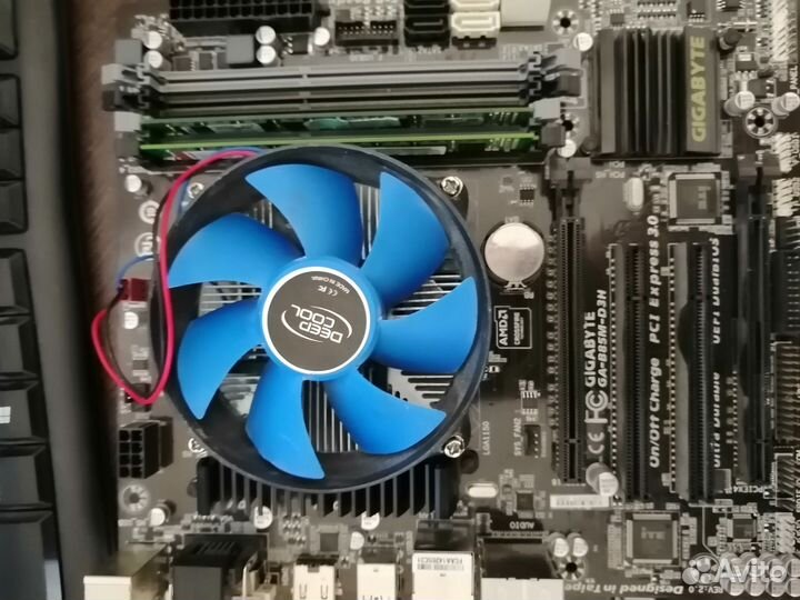 Материнская плата с процессором и памятью