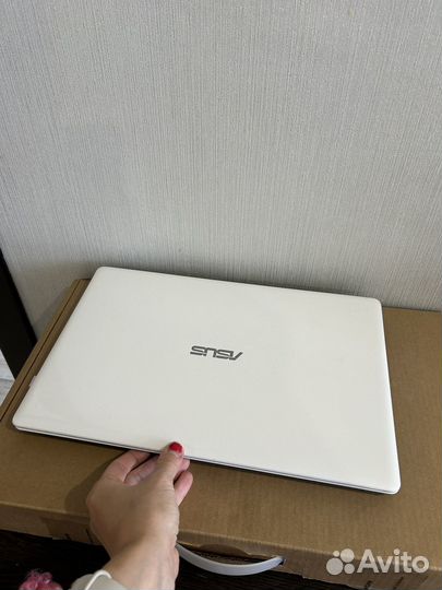 Ноутбук asus x550c