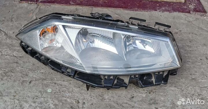 Фара Renault Megane правая