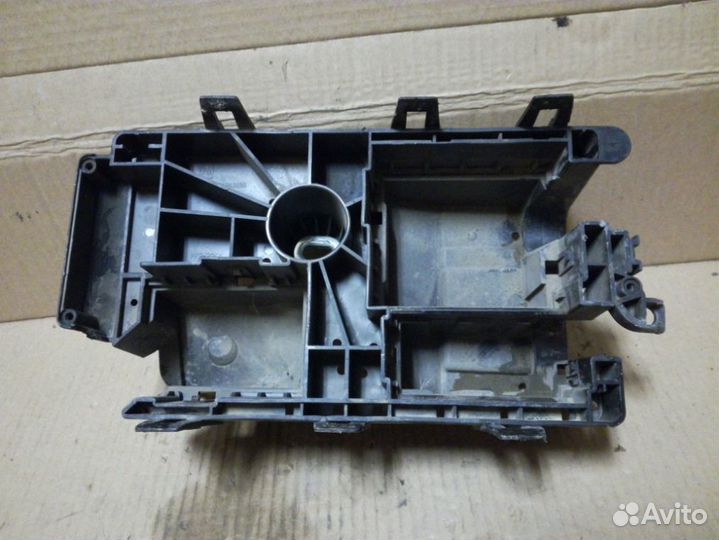 Корпус блока предохранителей Chevrolet Cruze 1.6